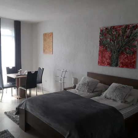 Mira Apartman Queen Lakosztaly Debrecen Exterior photo