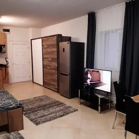 Mira Apartman Queen Lakosztaly Debrecen Exterior photo